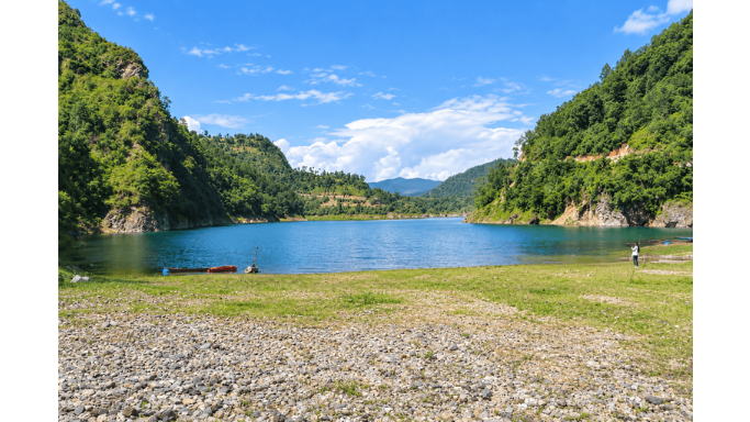 lake-of-salyan